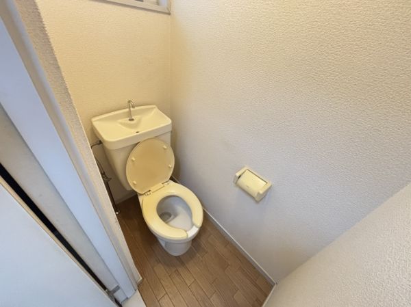 ミラク2階1K トイレの画像