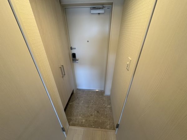 グランクレンツ尼崎12階1LDK 玄関の画像