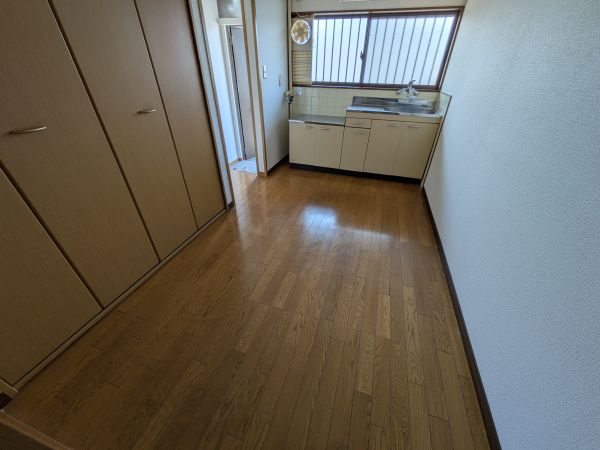 今川四文化2階1K リビングの画像