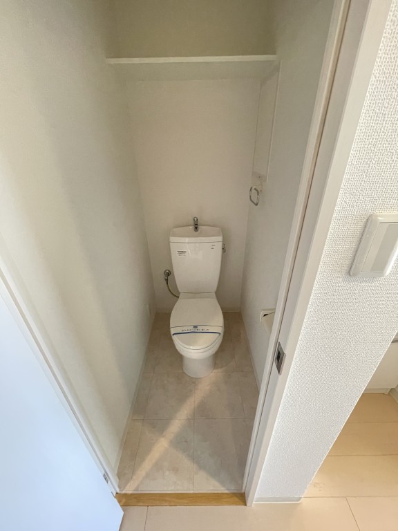 アルカンシェル2階1K トイレの画像