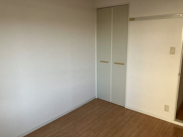 スカイコート待兼山B棟1階2LDK 収納の画像