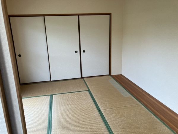 プレシオ緑ヶ丘4階4LDK以上 収納の画像