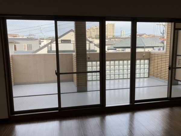 西緑丘プラザビル3階2LDK ベランダの画像