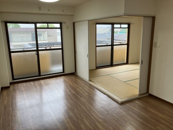 シプレハイツ3階2LDK リビングの画像