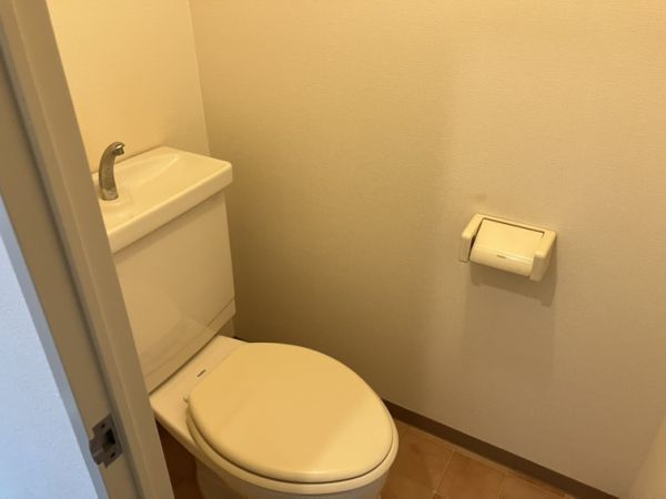 シプレハイツ3階2LDK トイレの画像