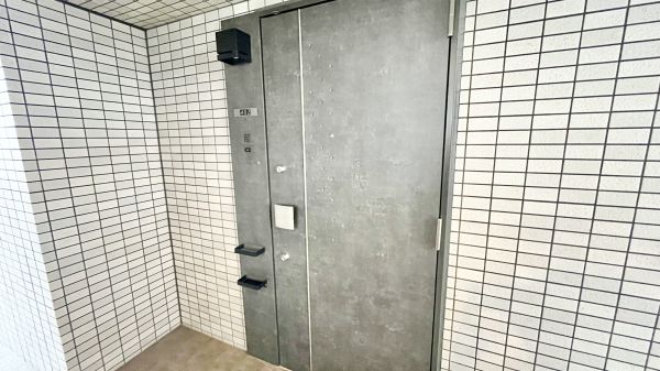 ディームス福島8階1LDK 玄関の画像