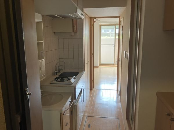 エステムコート梅田茶屋町1階1K 玄関の画像