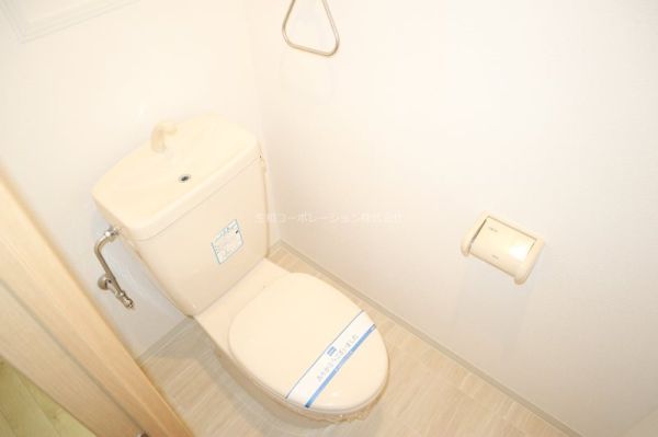 ｺﾝﾌｫｰﾄ233階1DK トイレの画像