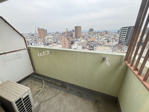 エステイトビル8階1R ベランダの画像