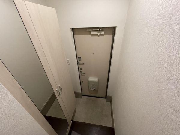 Benesta千里中央2階2LDK 玄関の画像