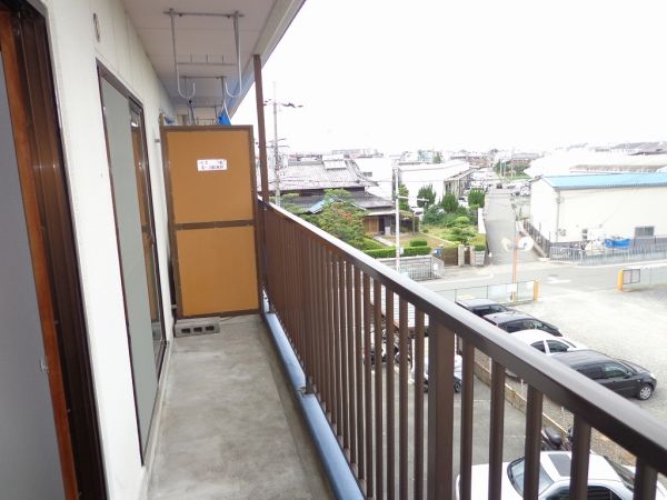 ホワイトピア橋本3階2DK ベランダの画像