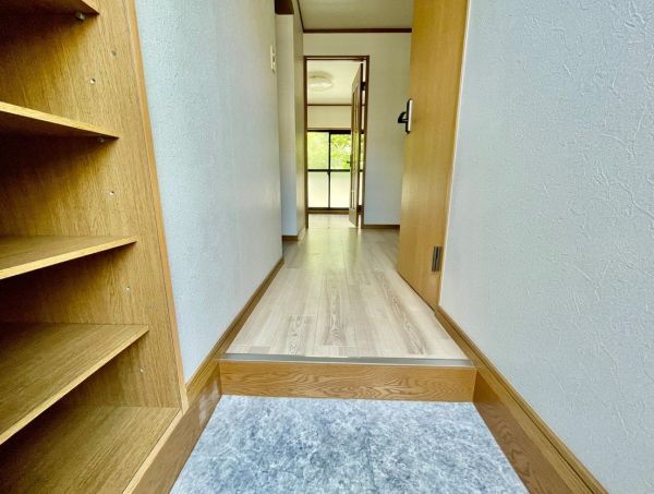 くぬぎハウス2階1K 玄関の画像