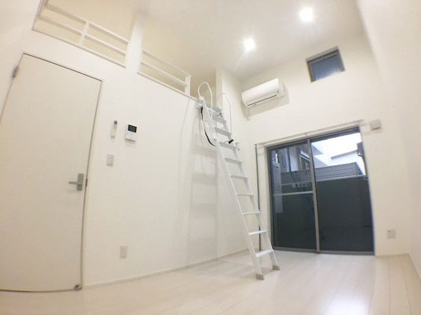 Pastoso　K（パストーソケー）2階1K リビングの画像