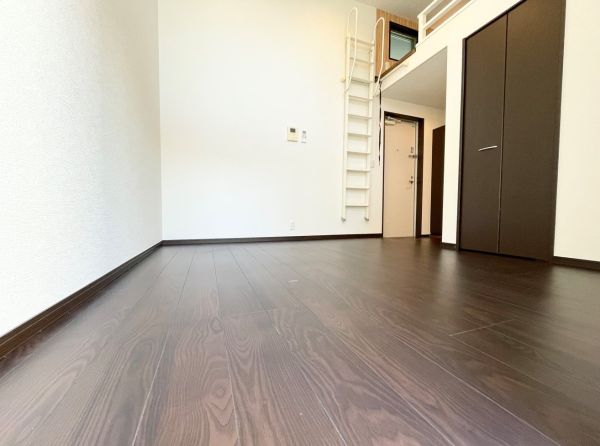 スタートリビング2階1R 部屋①の画像