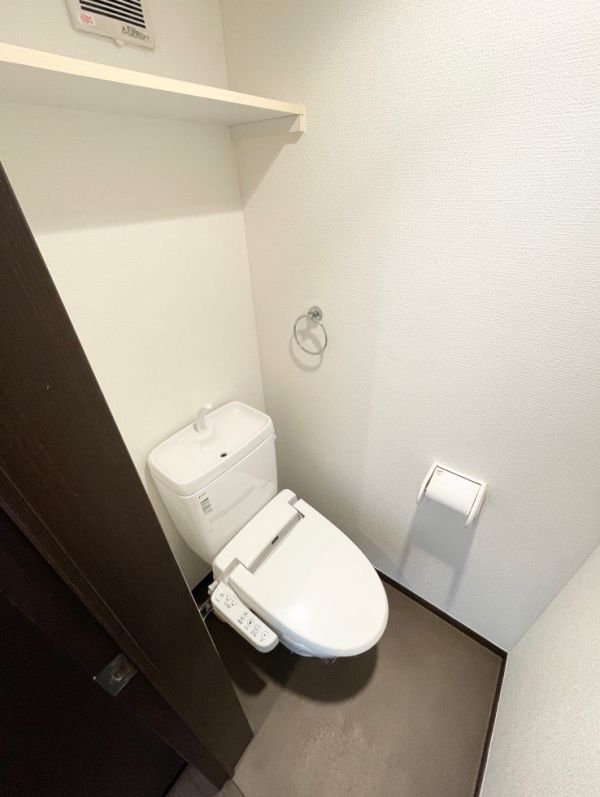 スタートリビング2階1R トイレの画像