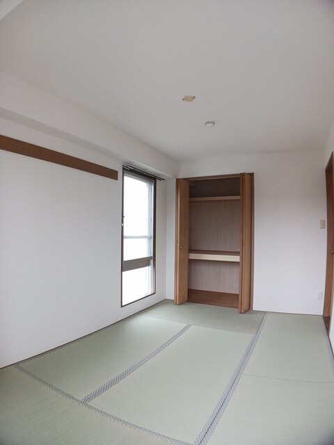 ジャン・ピュールⅡ番館4階3DK 部屋②の画像