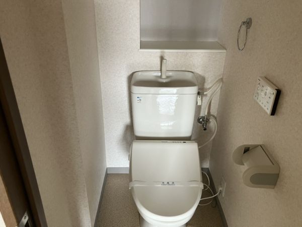ローレルウイングス4階3LDK トイレの画像
