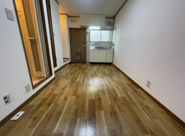 ヴェルドミール山忠長居5階1DK リビングの画像