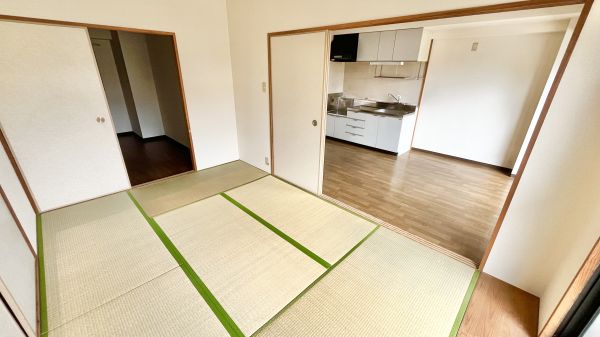 カーサファミール4階2DK 部屋②の画像