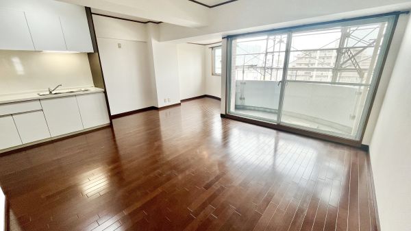 21コートマルナカ13階2LDK リビングの画像