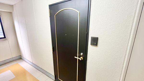 スタンドアップ野里7階1K 玄関の画像