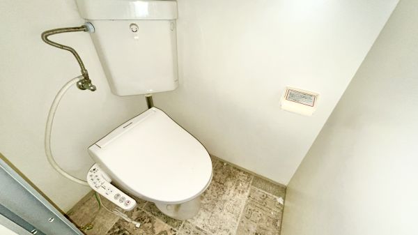 スタンドアップ野里7階1K トイレの画像