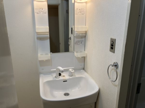 パークサイド柴原1階3LDK 洗面所の画像