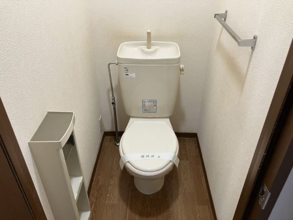 東豊中町戸建バルク1階3LDK トイレの画像