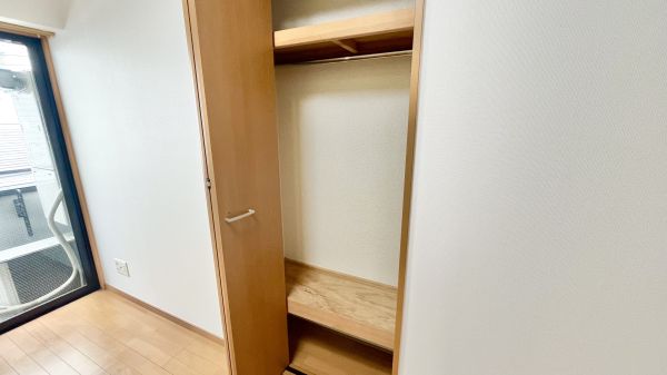 キオズ梅田ウエスト4階1K 収納の画像