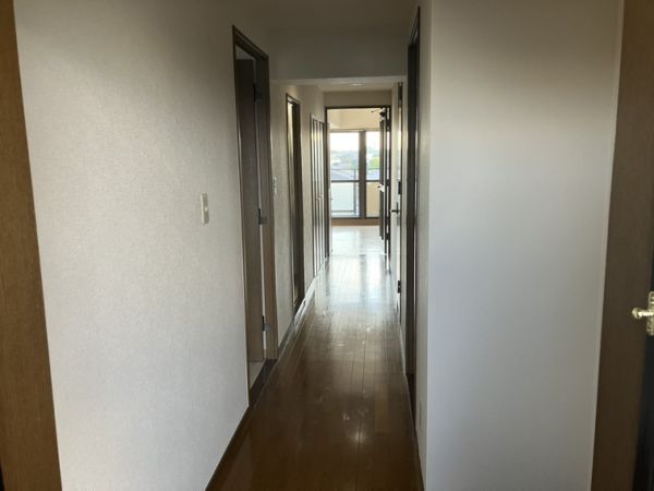 シャトレ千里5階3LDK 玄関の画像