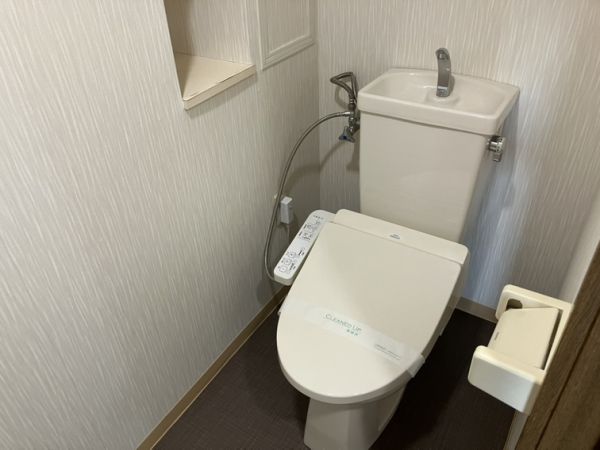 シャトレ千里5階3LDK トイレの画像