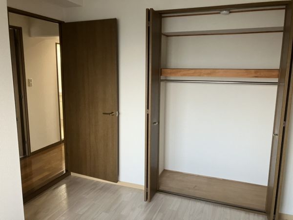 シャトレ千里5階3LDK 収納の画像