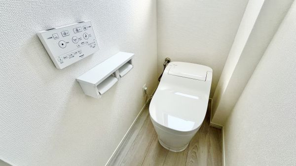JJBASE西加賀屋4階1DK トイレの画像