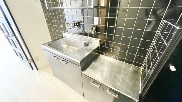 アベニュー中加賀屋7階2K キッチンの画像