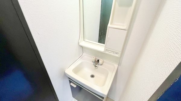 アベニュー中加賀屋7階2K 洗面所の画像