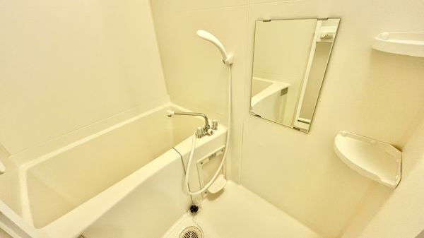 コアレジデンス1階1K お風呂の画像