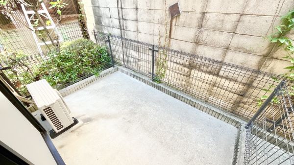 コアレジデンス1階1K ベランダの画像