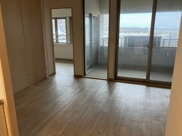 サンライズ緑丘4階4LDK以上 リビングの画像