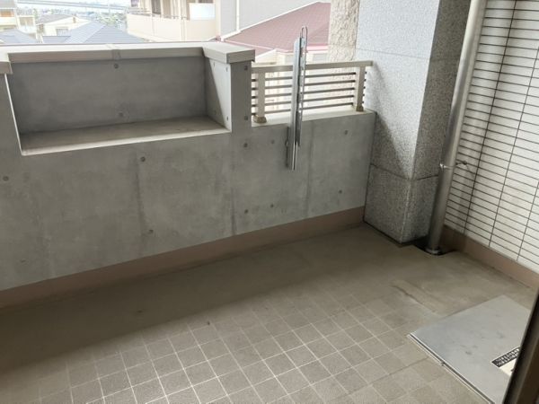サンライズ緑丘4階4LDK以上 ベランダの画像