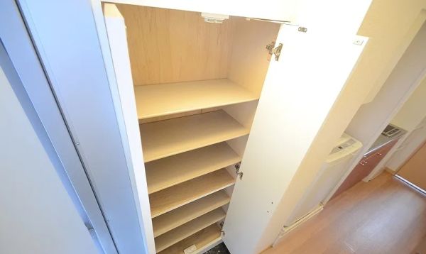 レオパレスＮＳクロスＲ1階1K 玄関の画像