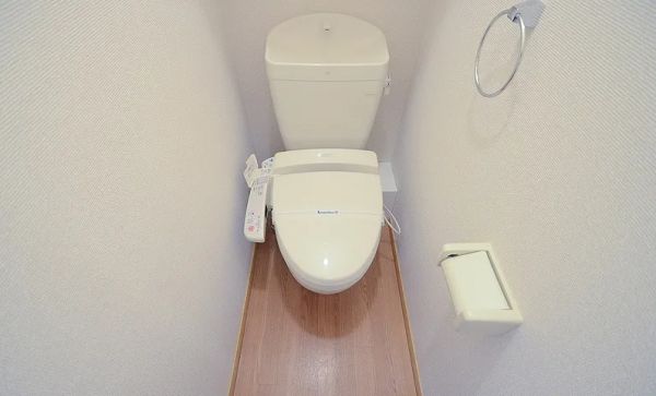 レオパレスＮＳクロスＲ1階1K トイレの画像