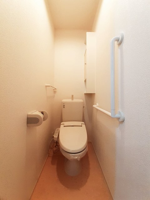 ピスケス1階1K トイレの画像