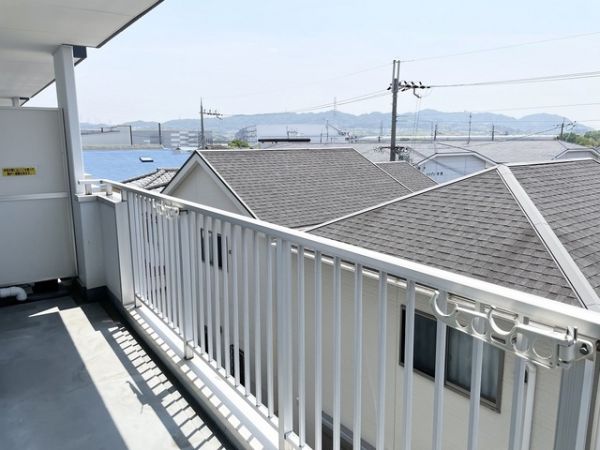 アメニティ東香里3階2LDK ベランダの画像
