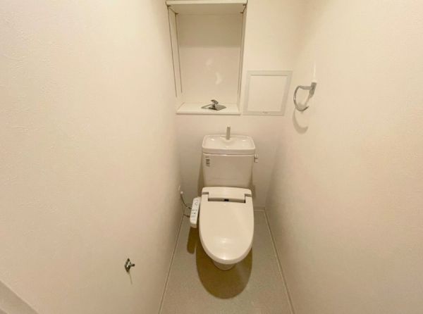 Villa・淀川8階1LDK トイレの画像