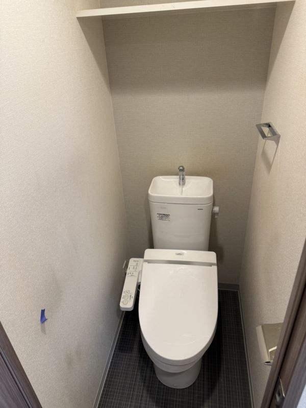 プレサンス塚本駅前15階1K トイレの画像