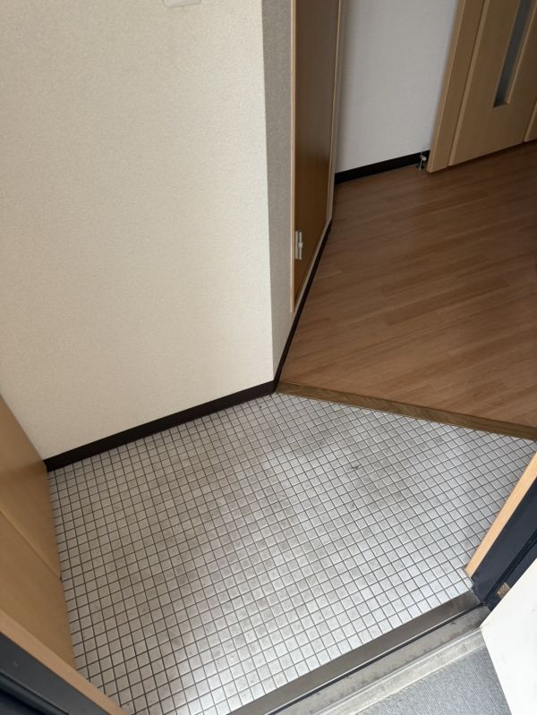 N.Nマンション4階1DK 玄関の画像