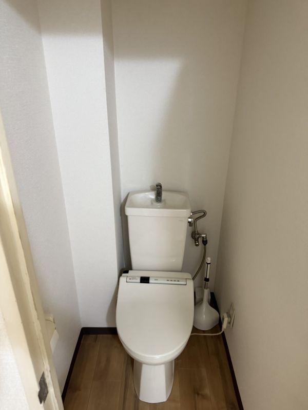 ビクトワール塚本8階2K トイレの画像