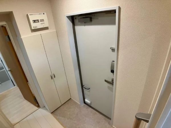 クレイノ清水せいわ2階1K 玄関の画像