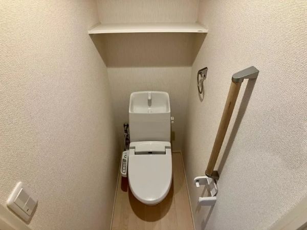 クレイノ清水せいわ2階1K トイレの画像