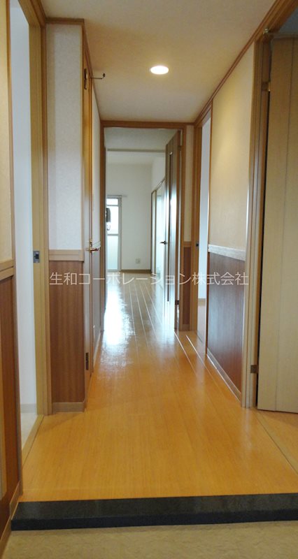 アルブル新石切3階2LDK 玄関の画像